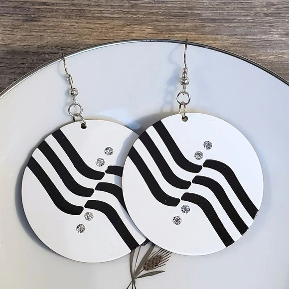 Vintage Y2K White Black Lucite Austrian Crystal Circle Swirl Earrings - Picture 7 of 10